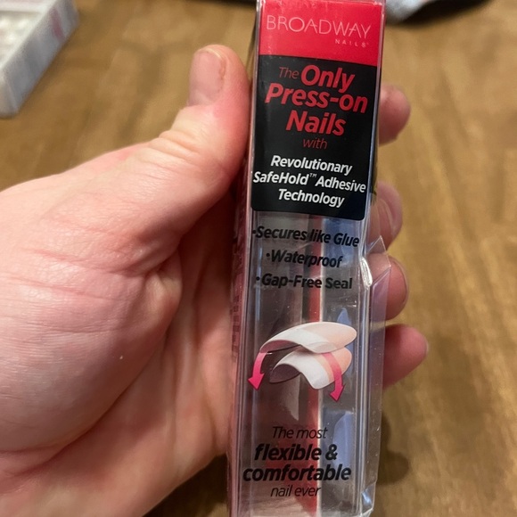 imPRESS Ultra Gel Shine Press-On Nails - Picture 3 of 3